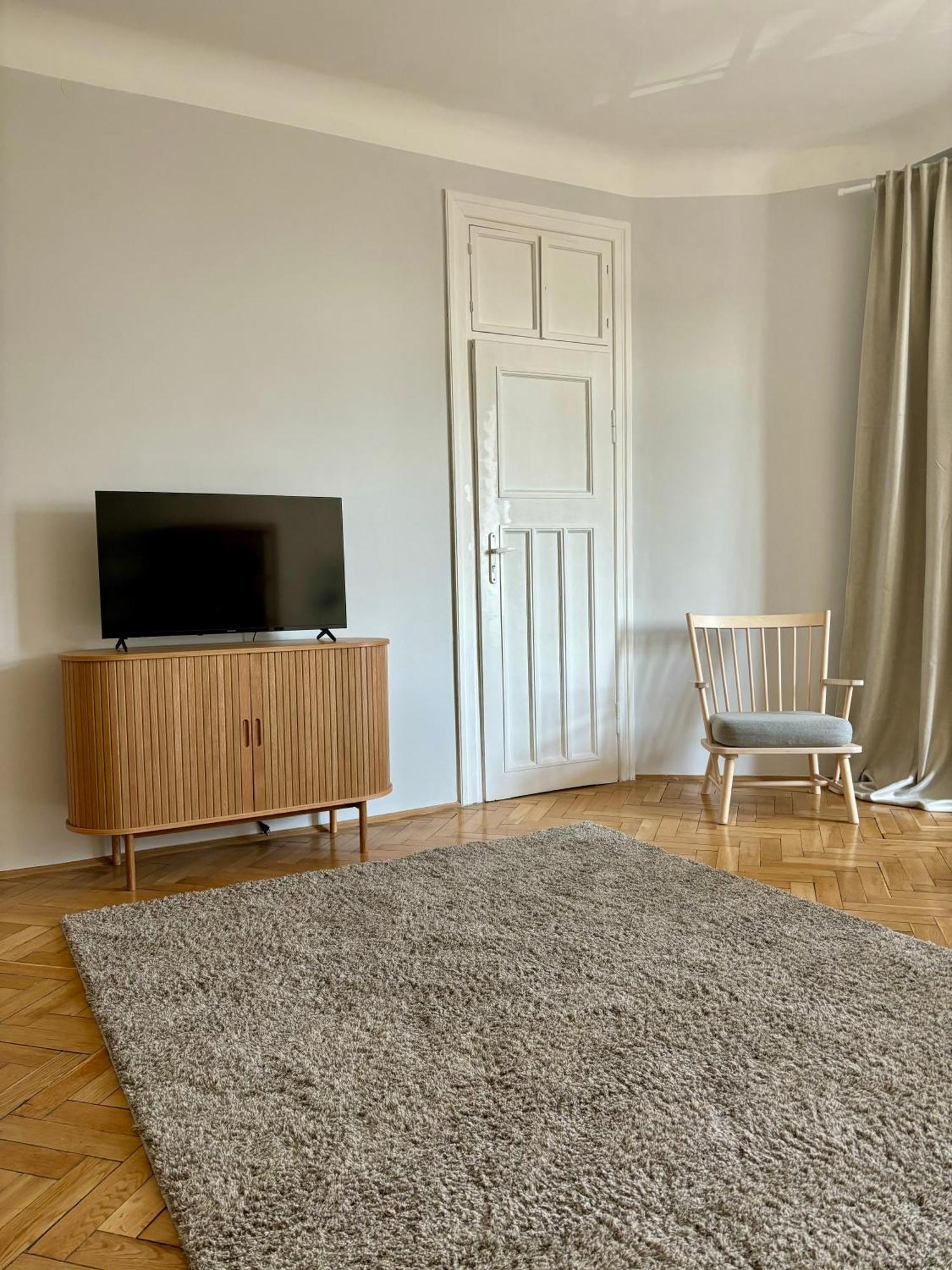 Apartament Chocimska 35 - Skwer Tarasa Szewczenki - Stary Mokotow Warszawa